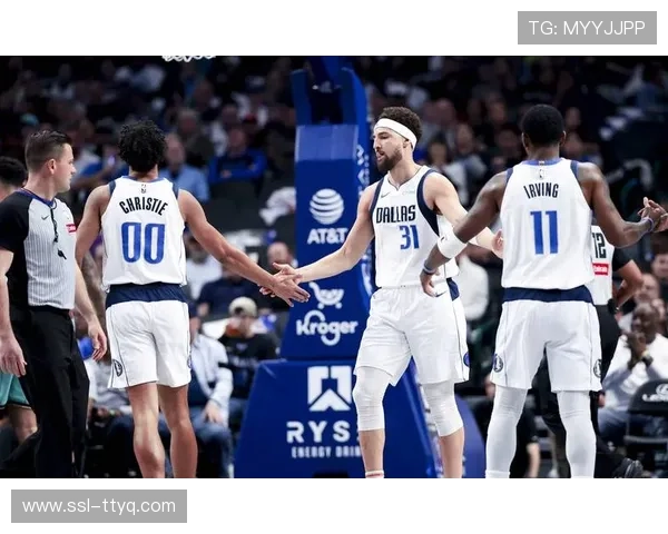 独行侠老板帕特里克·杜蒙特现身太阳主场观战，引发交易猜测